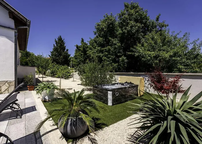 House With A Swimming Pool - Cuskijas, Novigrad - 24776